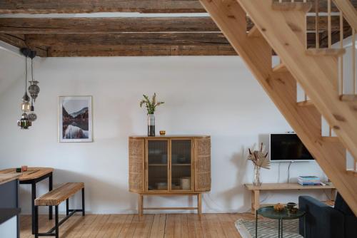 TV a/nebo společenská místnost v ubytování Altbau Appartement - klein aber oho