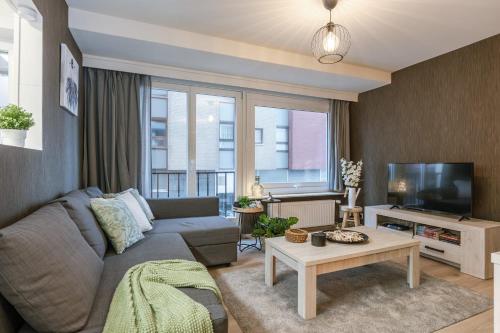 Lovely apartment with lateral seaview