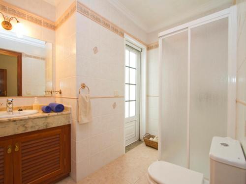 Kúpeľňa v ubytovaní Villa Joanne - 4 Bedroom villa - WiFi and Air conditioning - Perfect for families