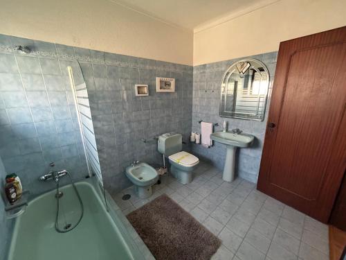 Ένα μπάνιο στο Casa São José