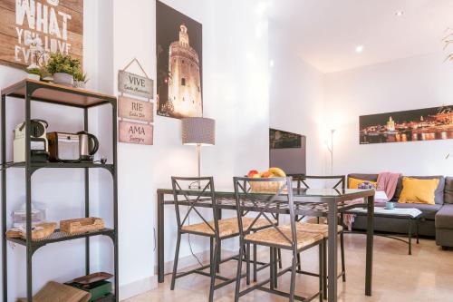 Apartamento con encanto en patio sevillano (203)