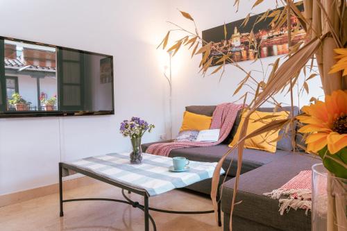 Apartamento con encanto en patio sevillano (203)