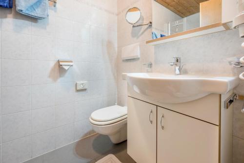 A bathroom at App Nest - Duregger