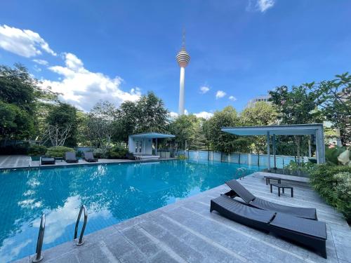 Πισίνα στο ή κοντά στο The Wisdom Apartment