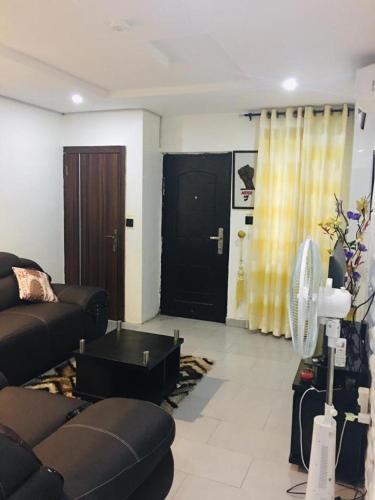 Phòng/tiện nghi tập thể dục tại Lovely one bedroom apartment in Ogba ikeja