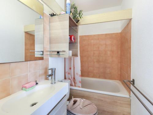 Apartment Le Lagon Bleu-3 by Interhome