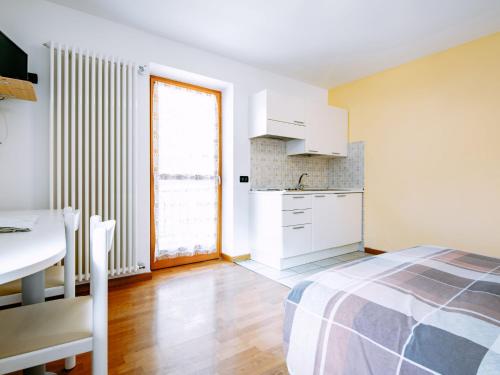 Kuchyň nebo kuchyňský kout v ubytování Apartment Al Pescatore-10 by Interhome