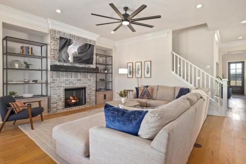 Pinnacle Place - Central Location in Rogers AR