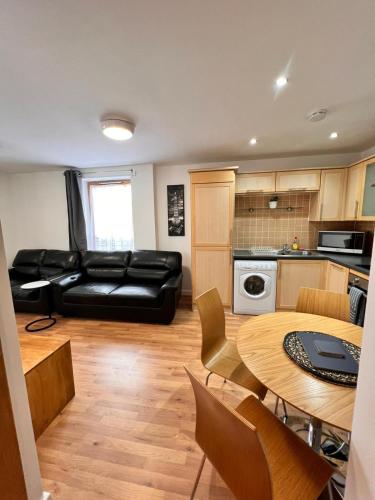 Una cocina o cocineta en Coventry Home