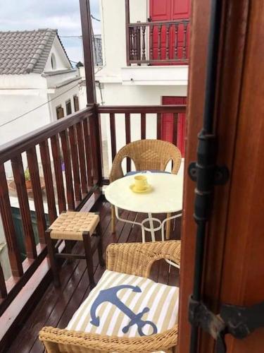 Balkoni atau teres di Rita' s House Glossa Skopelos