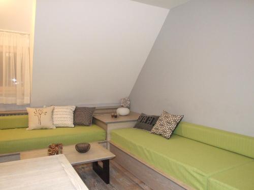Apartmani Kopaonik Centar Maglicにあるシーティングエリア