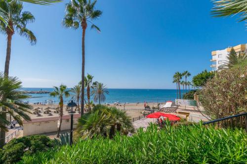 Gallery image of Piso de 2 Dormitorios Playa Bajadilla Marbella Centro in Marbella