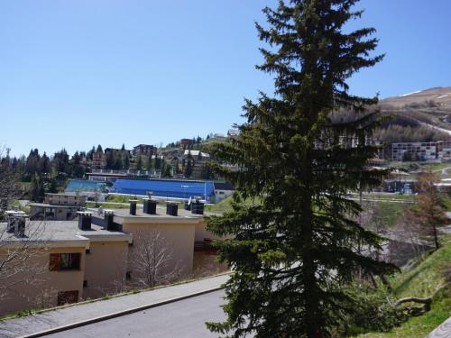 un pin sur le côté d'une route dans l'établissement Studio 38m² pour 6 pers, proche pistes & commerces, animaux acceptés - FR-1-636-12, à Orcières