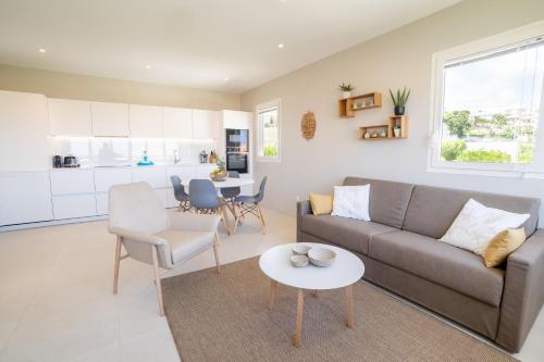 Kuchyň nebo kuchyňský kout v ubytování Eden Roc Appartements