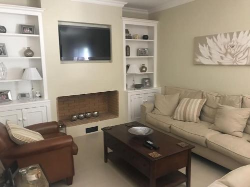 Imagen de la galería de Villa Oleander Agios Nikolaos Loutra Edipsou, en Loutra Edipsou