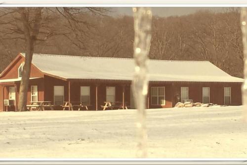 Lake Fort Smith Frontier lodge