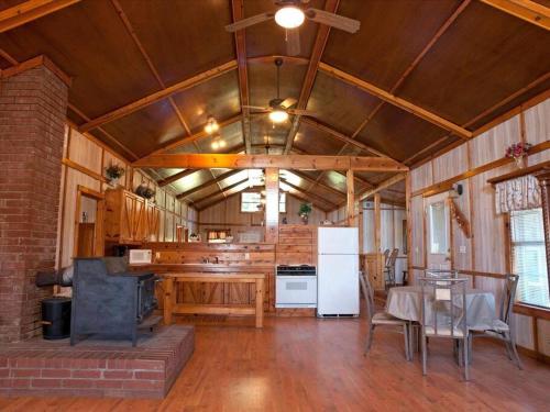 Lake Fort Smith Frontier lodge – Photos 2
