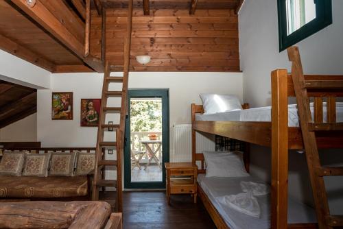 Ένα ή περισσότερα κρεβάτια σε δωμάτιο στο Anna's country villa
