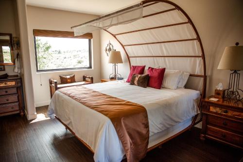 Ένα ή περισσότερα κρεβάτια σε δωμάτιο στο Origins Bed and Breakfast