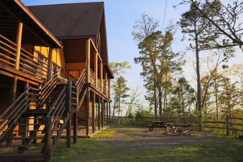 Hilltop at Eagle Ridge cabin – Photos 3