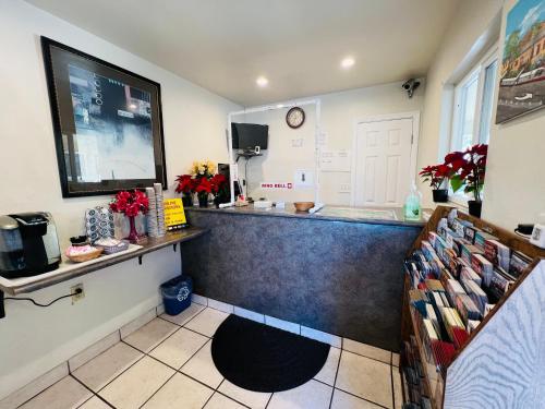 Cucina o angolo cottura di Town and Country Inn