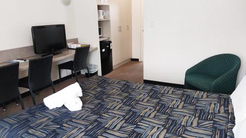 Μια τηλεόραση ή/και κέντρο ψυχαγωγίας στο Miners Lodge Motor Inn