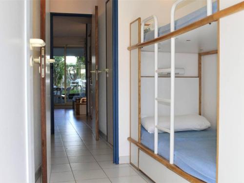 Posteľ alebo postele v izbe v ubytovaní Appartement 3P en RDJ avec Jardin, accès plage direct, 4 à 6 couchages - Villeneuve-Loubet Plage - FR-1-252A-73
