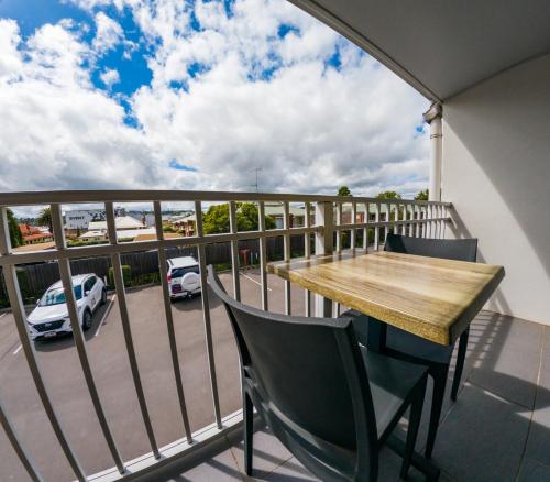 Potters Toowoomba Hotelにあるバルコニーまたはテラス