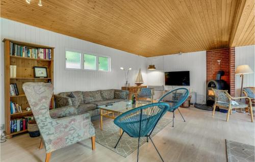 Posezení v ubytování 3 Bedroom Stunning Home In Højby