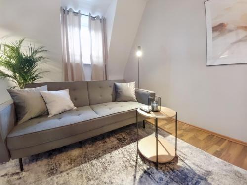 Zona de estar de MILPAU Recklinghausen1 - Modernes und zentrales Premium-Apartment mit Queensize-Bett, Netflix, Nespresso, Smart-TV und Privatparkplatz