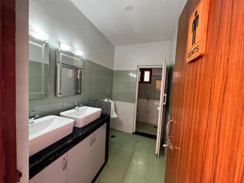 Ένα μπάνιο στο Hotel Triple Hill