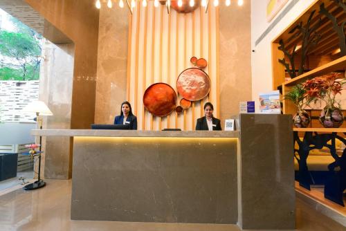 Lobbyn eller receptionsområdet på SureStay by Best Western Model Town
