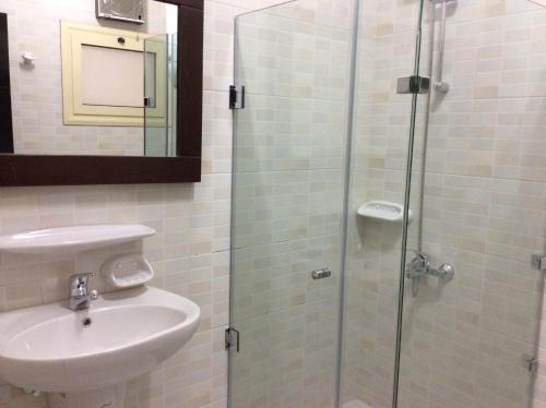 Un baño de Sakan 275