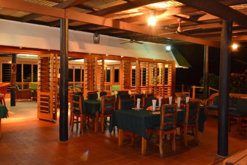 Restoran atau tempat lain untuk makan di Daku Resort