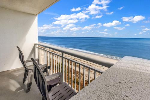Stunning Oceanfront Views w Pool - Atlantica Towers Condo photo 10