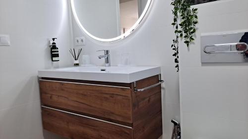 LL Apartament Ronda IV