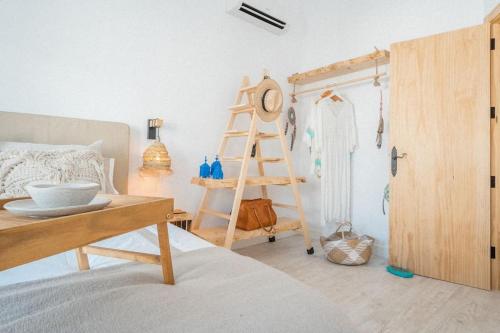 Ένα μπάνιο στο Luxury Beach - Heated pool & Beachfront access