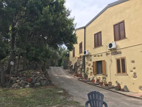 Το κτήριο όπου στεγάζεται  το διαμέρισμα