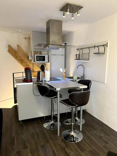 Kuchyňa alebo kuchynka v ubytovaní Appartement climatisé ALBI - Centre