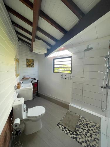 B&B Plage Des Raisiniersにあるバスルーム