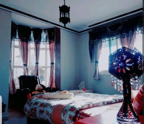 ÆRTISTICSPACE ŠPACE IN THE CENTER