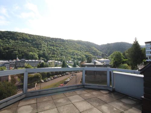 Photo de la galerie de l'établissement Mont-Dore T2 avec Terrasse, Parking, et Cuisine équipée - FR-1-608-146, à Le Mont-Dore