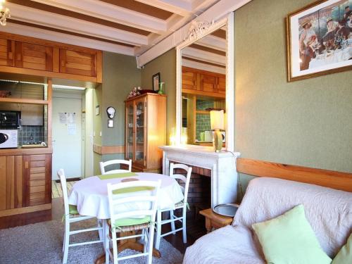 Studio Centre-Ville Mont-Dore, Résidence Historique, 2 Étoiles, Wifi & Confort pour 2 Personnes - FR-1-608-121