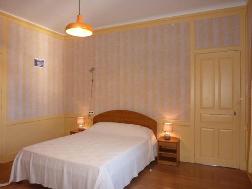 Postel nebo postele na pokoji v ubytování Appartement T2 Hyper Centre - Accès Wifi - 5 Pers. - FR-1-608-134