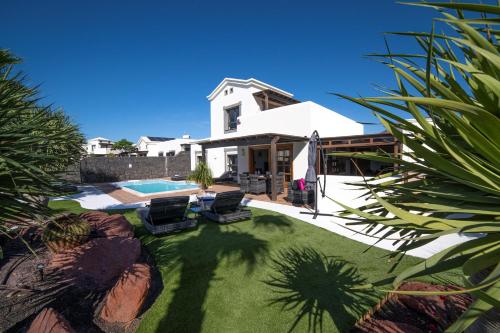 Beautiful Lanzarote Villa 3 Bedrooms Villa Irlanda Private Pool & Only 400M From The Sea Playa Blanca