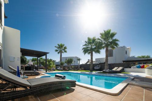 Beautiful Lanzarote Villa 3 Bedrooms Villa Irlanda Private Pool & Only 400M From The Sea Playa Blanca