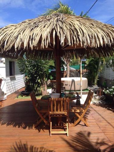 Zahrada ubytování Charmant Bungalow Un p'tit coin de paradis