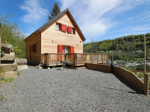 Chalet spacieux avec terrasse, Wi-Fi et parking - FR-1-608-15
