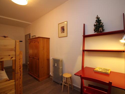 Photo de la galerie de l'établissement Appartement T3 au Mont-Dore, Centre, 3 étoiles, balcon, ascenseur, WIFI, proche Thermes et navette ski - FR-1-608-17, à Le Mont-Dore