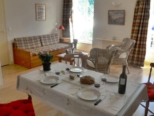 La Bourboule T2 bis centre, parking, proche des thermes - FR-1-608-53